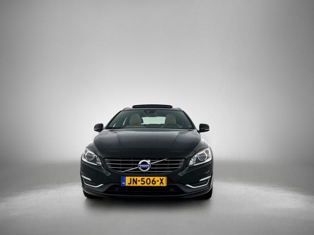 Volvo V60 2.0 T3 Nordic+ | Lederen bekleding | Panorama dak | Stoelverwarm