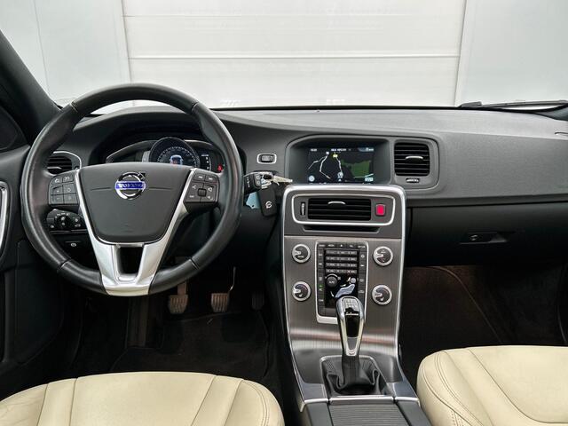 Volvo V60 2.0 T3 Nordic+ | Lederen bekleding | Panorama dak | Stoelverwarm