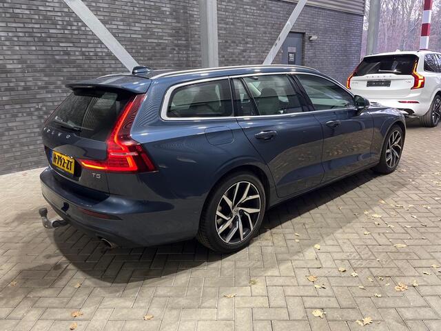 Volvo V60 T5 Momentum Pro | Head-Up | Panoramadak | Trekhaak | Vol-Leder | Stoel+Stuurverwarming | ACC