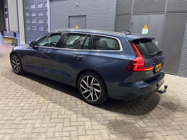 Volvo V60 T5 Momentum Pro | Head-Up | Panoramadak | Trekhaak | Vol-Leder | Stoel+Stuurverwarming | ACC