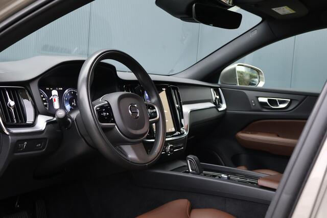 Volvo V60 2.0 B3 Business Pro | NL Auto | Leer | Wegklapbare Trekhaak | Stoelverwarming | Camera | Adaptieve Cruise Control