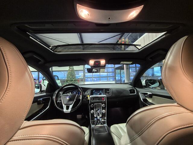 Volvo V60 2.4 D6 Twin Engine Momentum Automaat | Leder | Open dak | Trekhaak | Cruise | Stoelverwarming