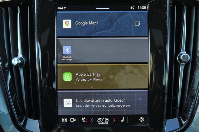 Volvo V60 T6 Recharge AWD Core - Parkeercamera achter - Verwarmde voorstoelen, stuur & achterbank - Parkeersensoren voor & achter - Cruise control - Extra getint glas - 18' LMV