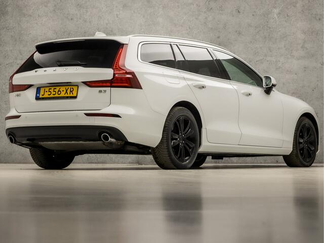 Volvo V60 2.0 B3 Sport 177Pk Automaat (APPLE CARPLAY, GROOT NAVI, GETINT GLAS, CAMERA, ADAPTIVE CRUISE, SPORTSTOELEN, GETINT GLAS, KEYLESS, ELEK ACHTERKLEP, NIEUWSTAAT)