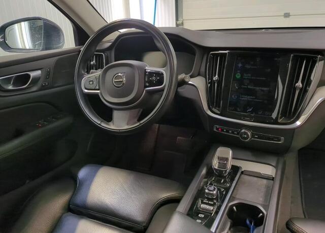 Volvo V60 2.0 B3 Inscription Navigatie Trekhaak Panoramadak Harman Kardon Pilot Assist ACC Blis Leder Elek Stoel Carplay Getint Glas