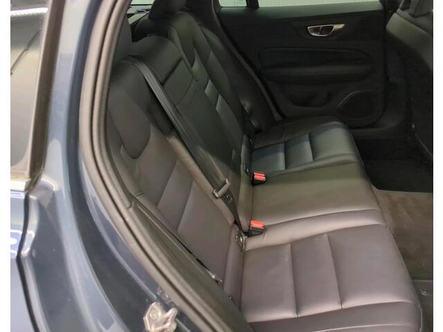 Volvo V60 2.0 B3 Inscription Navigatie Trekhaak Panoramadak Harman Kardon Pilot Assist ACC Blis Leder Elek Stoel Carplay Getint Glas