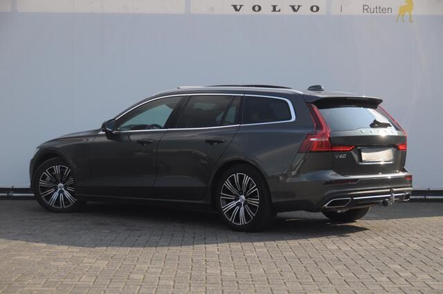 Volvo V60 T6 340PK Automaat Recharge AWD Inscription Trekhaak / Adaptieve cruise control /BLIS / Parkeersensoren met camera / Stoel - en stuurwielverwarming / Elektrische stoelen met geheugen / Getint glas / Apple carplay / Keyless entry / Elektrische achterklep