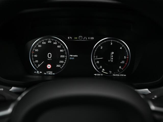 Volvo V60 2.0 D3 · NL-auto · Automaat · Parkeersensoren voor en achter · Cruise control · Led · Virtual cockpit