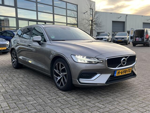 Volvo V60 2.0 T6 Recharge 340 pk AWD Momentum Pro Navigatie Trekhaak Panoramadak Head Up Camera PDC v+a Dab Carplay Extra Getint Glas NL Auto 1e Eigenaar Plug in Hybride