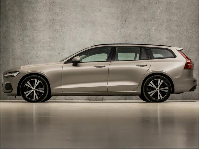 Volvo V60 2.0 B3 luxury Automaat (APPLE CARPLAY, DEALER ONDERHOUDEN, DAB+, SPORTSTOELEN, LED KOPLAMPEN, ADAPTIVE CRUISE CONTROL, BLUETOOTH, NIEUWSTAAT)