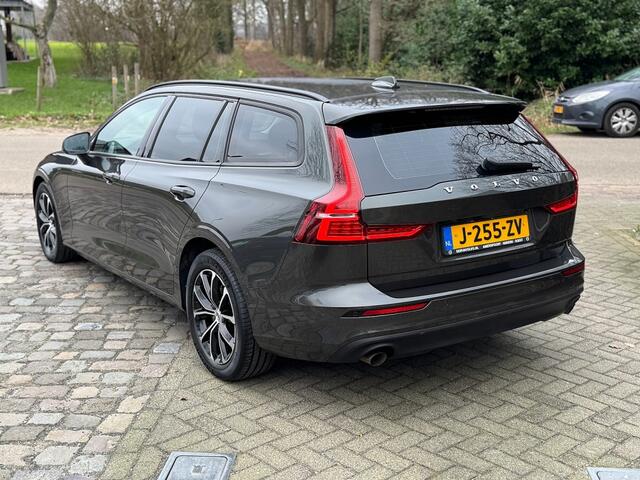 Volvo V60 2.0 B3 163pk autom Momentum Advantage ecc,leer,lmv,navi,led