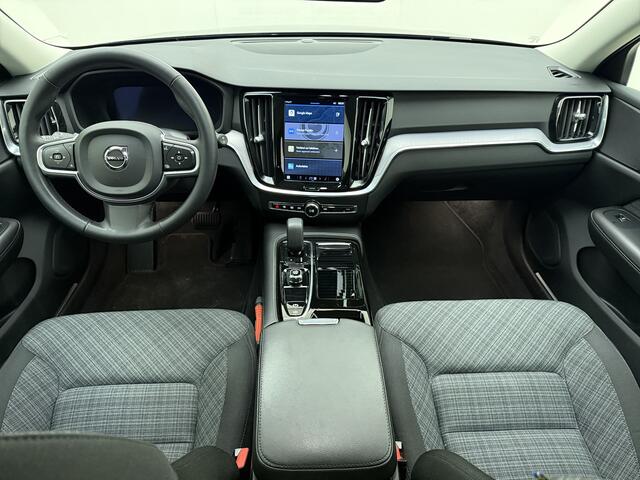 Volvo V60 T6 350pk AWD Essential Bright / Stoel + Stuurw. Verwarming / PDC + Camera / El. Trekhaak / 18'' / Achterb. Verwarming / Google / DAB / Metallic Lak /