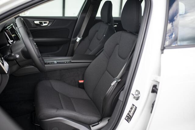 Volvo V60 2.0 B3 Momentum Advantage | Trekhaak | Advantage Styling Pack l Getint Glas | 19" | CarPlay |