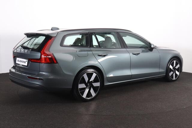 Volvo V60 T6 Recharge AWD Core - IntelliSafe Assist & Surround - 360º Camera - Harman/Kardon audio - Adaptieve LED koplampen - Verwarmde voorstoelen, stuur & achterbank - Parkeersensoren voor & achter - Elektr. bedienb. voorstoelen met geheugen - 19' LMV