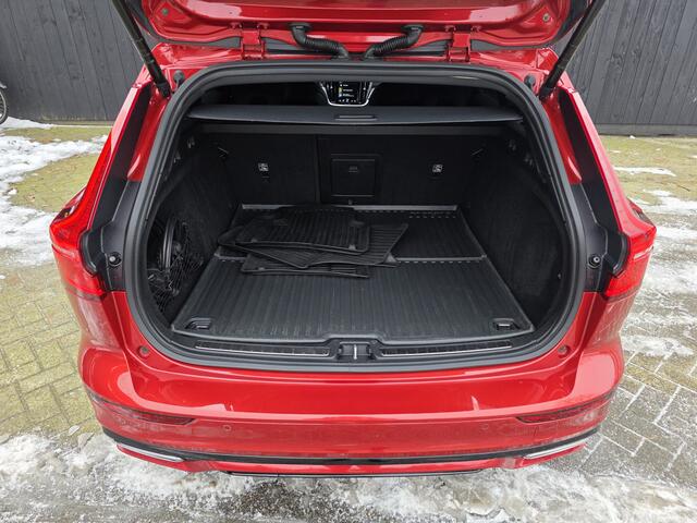 Volvo V60 2.0 T6 Recharge AWD R-Design