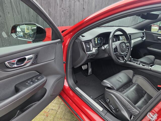 Volvo V60 2.0 T6 Recharge AWD R-Design