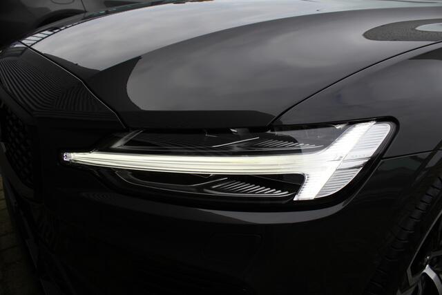 Volvo V60 2.0 T6 Plug-in hybrid AWD Plus Dark | Pilot Assist | Leder | Trekhaak | 360 Camera | H&K