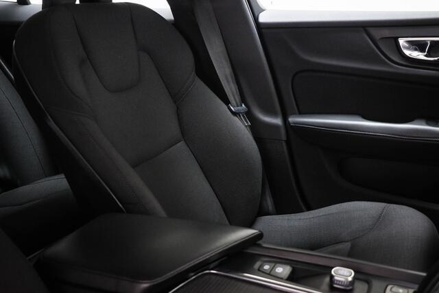 Volvo V60 2.0 B3 Momentum Advantage | CLIMATE / DRIVER ASSISTANCE / PARK ASSIST- PACK | DAB | APPLE | TREKHAAK