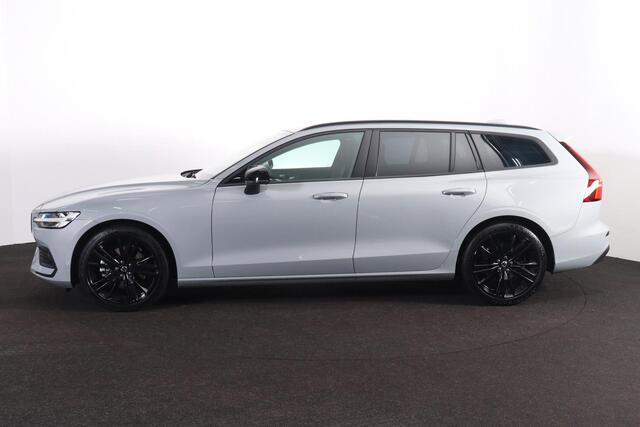 Volvo V60 B3 Essential Edition - Parkeercamera achter - Parkeersensoren voor & achter - Draadloze tel. lader - High Performance audio - Cruise control - Elektr. inklapbare trekhaak - 17' LMV