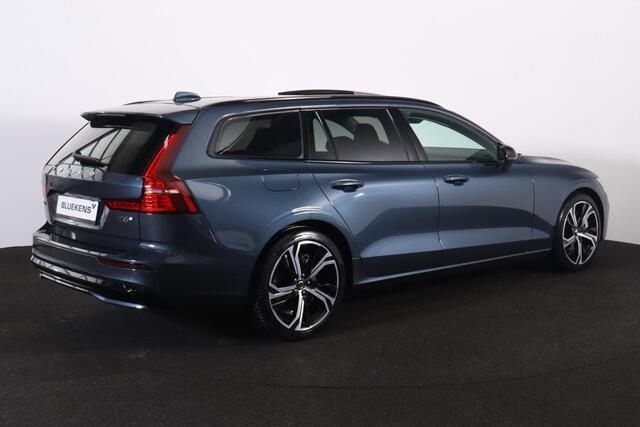 Volvo V60 T6 Recharge AWD Ultra Dark - Panorama/schuifdak - IntelliSafe Assist & Surround - Harman/Kardon audio - Parkeercamera achter - Verwarmde voorstoelen, stuur & achterbank - Parkeersensoren voor & achter - Elektr. bedienb. voorstoelen met geheugen - Extra ge