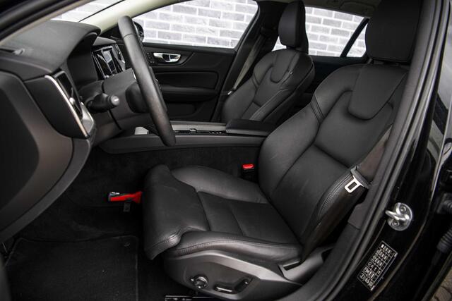 Volvo V60 2.0 B3 Plus Bright | Trekhaak | Adaptieve Cruise Control | Google Navigatie | Lederen bekleding | Stoel- en stuurverwarming | Elektrisch verstalbare voorstoelen |