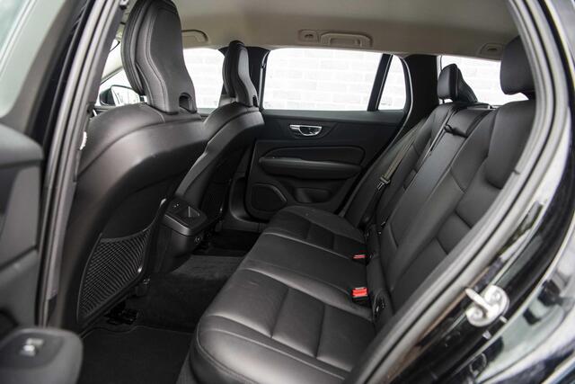 Volvo V60 2.0 B3 Plus Bright | Trekhaak | Adaptieve Cruise Control | Google Navigatie | Lederen bekleding | Stoel- en stuurverwarming | Elektrisch verstalbare voorstoelen |