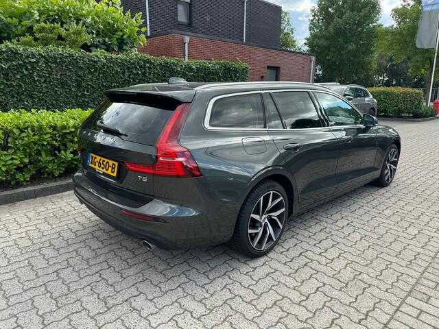 Volvo V60 2.0 T5 Momentum virtual cockpit, leer, navi