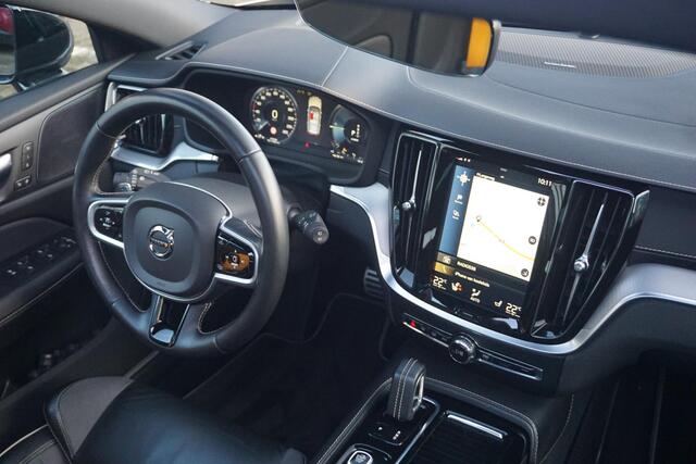 Volvo V60 2.0 T8 AWD Polestar Engineered | PANO | H&K