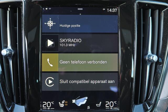 Volvo V60 B3 Momentum Advantage - IntelliSafe Assist - Parkeercamera achter - Parkeersensoren voor & achter - Draadloze tel. lader - High Performance audio - 17' LMV