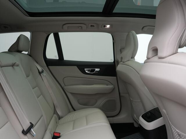 Volvo V60 T6 Recharge AWD Inscription Plug In Hybrid 340pk Dealer O.H. PHEV | Trekhaak Af Fabriek | Panodak | Camera | Harman & Kardon | Lederen Sportstoelen Verwarmd | Stuur Verwarmd | Virtual | Apple Carplay | Keyless | Navigatie | DAB |