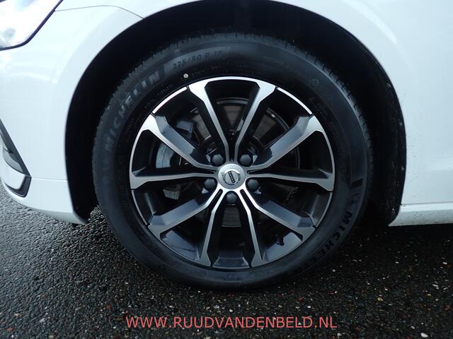 Volvo V60 2.0 B3 ACC / SPORTLEER / TREKHAAK / PILOT-ASSIST / CAMERA / CARPLAY