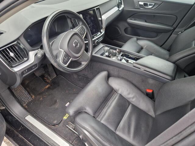 Volvo V60 2.0 B4 Momentum Business | Stoelverwarming | Stuurverwarming | Trekhaak | Adaptieve cruise control | Pilot assist | Zitvlak verlanger |