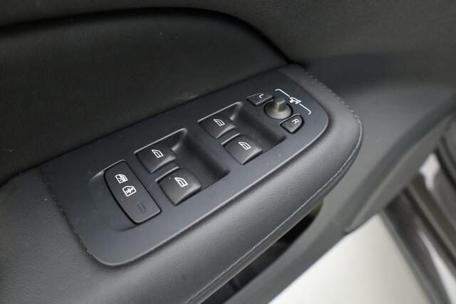 Volvo V60 2.0 T6 Plug-in hybrid AWD Plus Dark | Dig. Cockpit | Nav+CarPlay | Stuur+Stoelverw. | Harman/Kardon | Bliss | Leder+Memory | 360*+PDC | Adapt. Cruise V