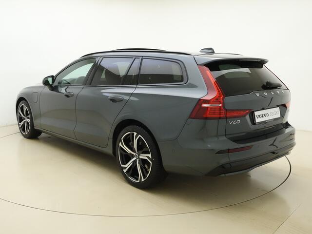 Volvo V60 T8 455pk AWD Ultra Performance Edition - Dark / NIEUW / DIRECT LEVERBAAR / Sportstoelen / Forest Lake / 19'' / Extra Getint Glas / Polestar / Black Pack /