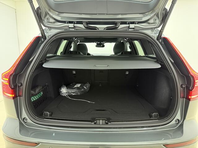 Volvo V60 T8 455pk AWD Ultra Performance Edition - Dark / NIEUW / DIRECT LEVERBAAR / Sportstoelen / Forest Lake / 19'' / Extra Getint Glas / Polestar / Black Pack /