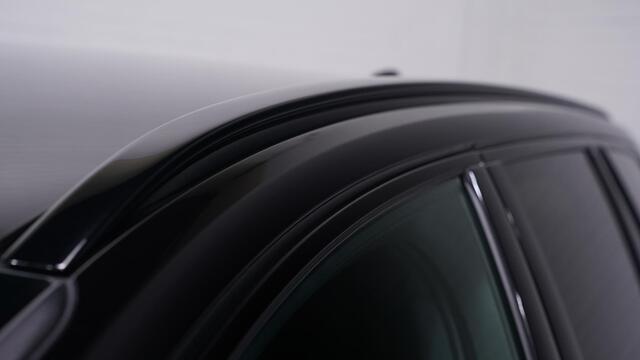 Volvo V60 2.0 T6 Recharge AWD R-Design Black-line private-glas Navigatie electr achterklep afneembare trekhaak LED-verlichting DAB ECC Distronic 360 camera lane-assist PDC achter 19-inch lmv