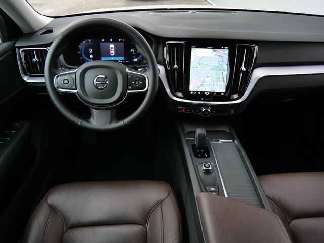 Volvo V60 2.0 B3 163pk Essential Edition Automaat Leer / Camera /
