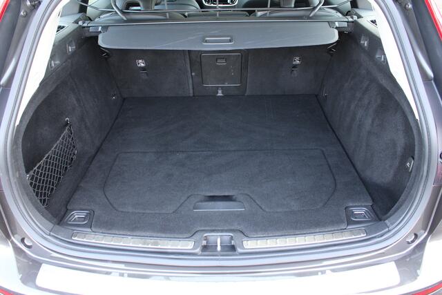 Volvo V60 B3 Automaat Momentum Business | Schuif/kanteldak | Camera | Keyless | PDC V+A | Verw. stoelen & stuurwiel |