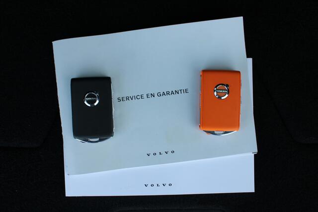 Volvo V60 B3 Automaat Momentum Business | Schuif/kanteldak | Camera | Keyless | PDC V+A | Verw. stoelen & stuurwiel |