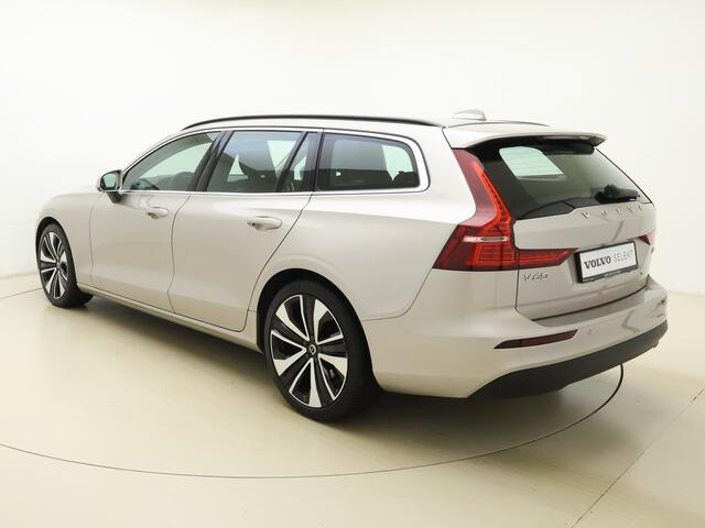 Volvo V60 B3 177pk Core / 19'' / BLIS / Trekhaak / Keyles entry / Elektrische achterklep / Google-systeem /