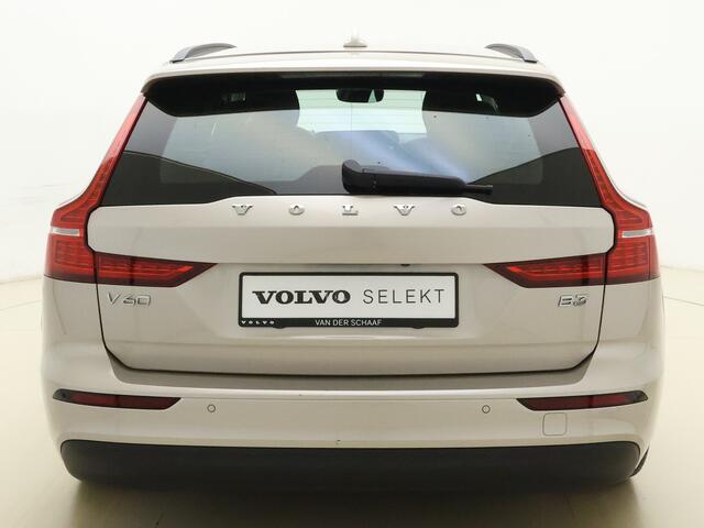 Volvo V60 B3 177pk Core / 19'' / BLIS / Trekhaak / Keyles entry / Elektrische achterklep / Google-systeem /