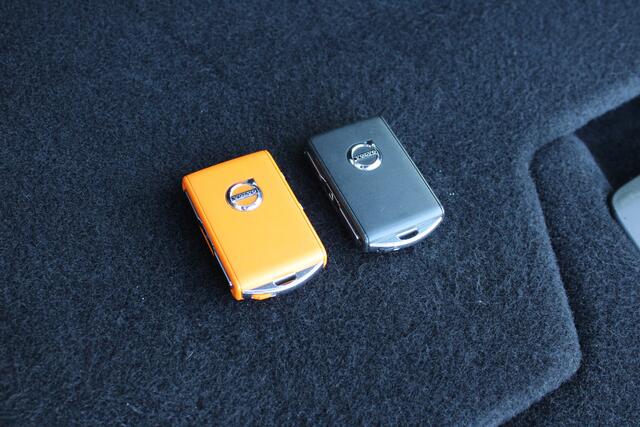 Volvo V60 B3 Automaat Inscription | Adapt. Cruise | Verw. Voorstoelen | Camera | 18" LMV | DAB | Keyless |