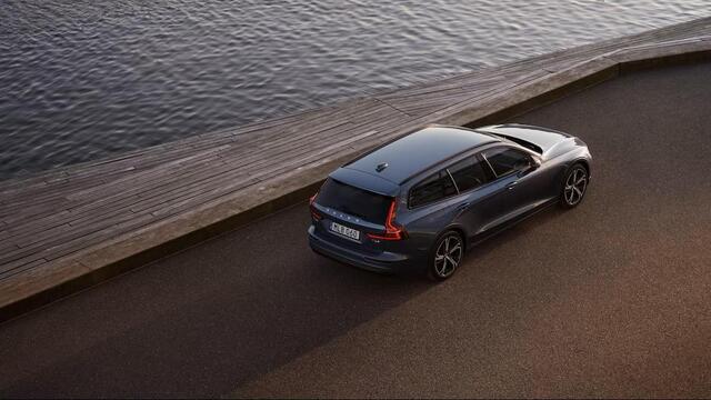 Volvo V60 2.0 T6 Plug-in hybrid AWD Core Business Edition