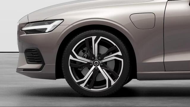 Volvo V60 2.0 T6 Plug-in hybrid AWD Core Business Edition