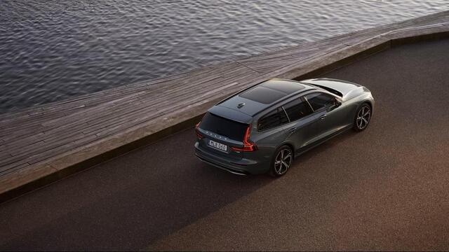 Volvo V60 2.0 T8 Plug-in hybrid AWD Plus Perform. Ed. Dark