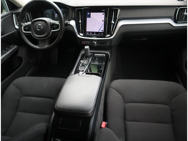 Volvo V60 2.0 T6 Recharge Twin Engine Momentum Pro / 360 camera