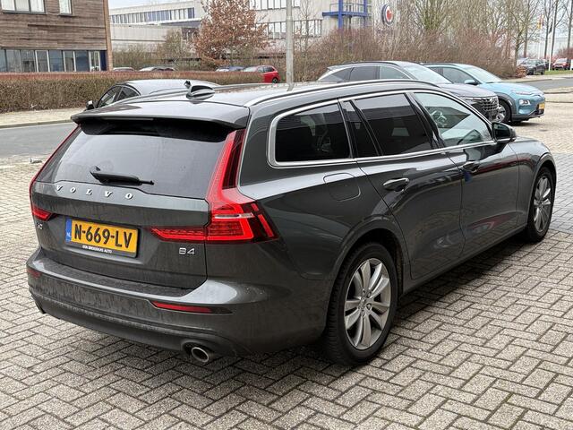 Volvo V60 2.0 B4 Momentum Business 197pk | Elek. Wegklapbare Trekhaak | Leder | Adaptive cruise control | Stoel- & Stuurverwarming | Elektrische lendesteunverstelling