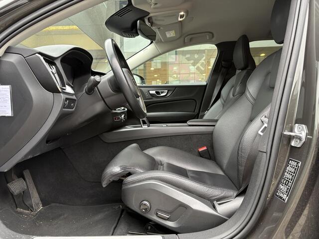 Volvo V60 2.0 B4 Momentum Business 197pk | Elek. Wegklapbare Trekhaak | Leder | Adaptive cruise control | Stoel- & Stuurverwarming | Elektrische lendesteunverstelling