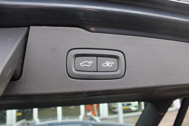 Volvo V60 T6 Plug-in hybrid AWD Essential Bright | Verw. Voorstoelen | Adapt. Cruise | BLIS | DAB Audio | Camera | PDC V+A |