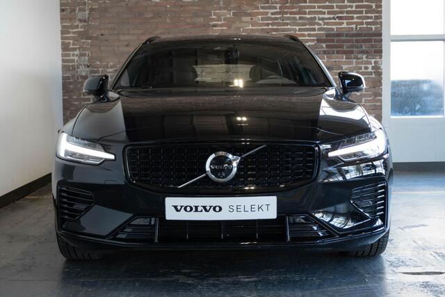 Volvo V60 T6 Plug-in hybrid AWD Plus Dark | Stoelverwarming | 360° parkeercamera | Stoelverwarming | Semi-Electrische wegklapbare trekhaak | Parkeersensoren voor + achter | Google infotainment | Nappa Lederenbekleding